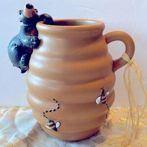Vintage Honour Honey Hive Bear Utensil Holder Cabin Decor Kitchen Bees